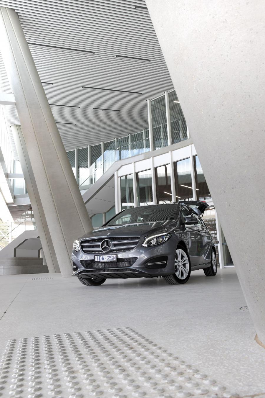  Mercedes-Benz B200 Urban Line 2015 года  (AU) (фото 15 из 28)